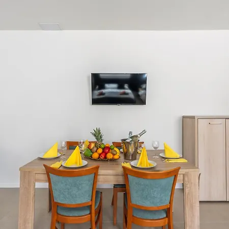 Private Atrium Haven براغ
