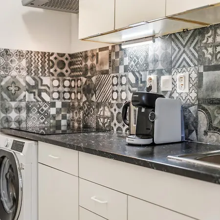 Private Atrium Haven شقة