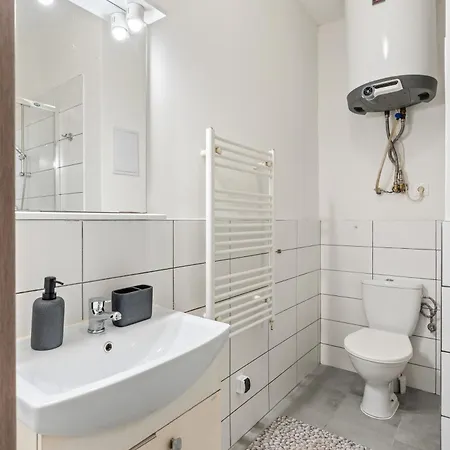 Private Atrium Haven شقة