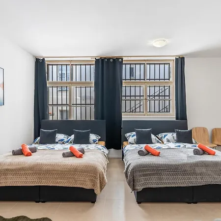 Apartment Private Atrium Haven *
